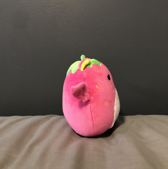 Gwendolyn 5" Strawberry Bat Squishmallow Mystery Bag - Picture 4 of 4